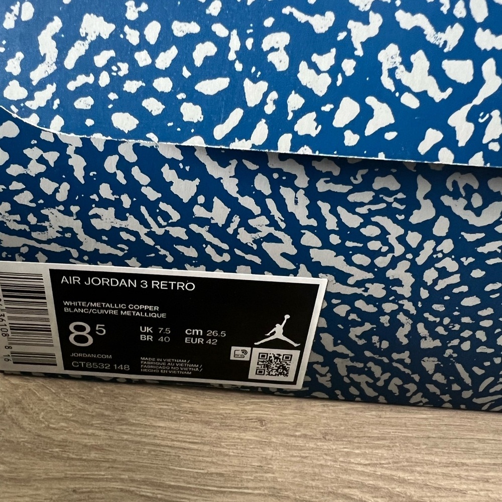 Jordan Kids White and Blue Sneakers - Picture 3 of 4